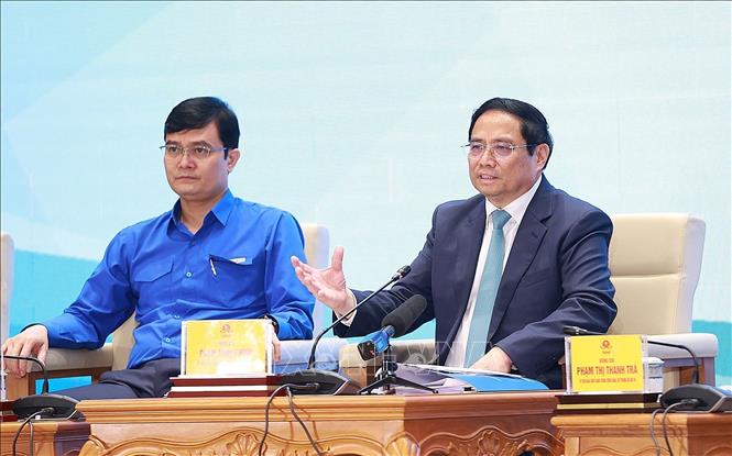 Prime Minister Pham Minh Chinh chairs a dialogue with the youth in Hanoi on March 22. VNA Photo: Dương Giang 