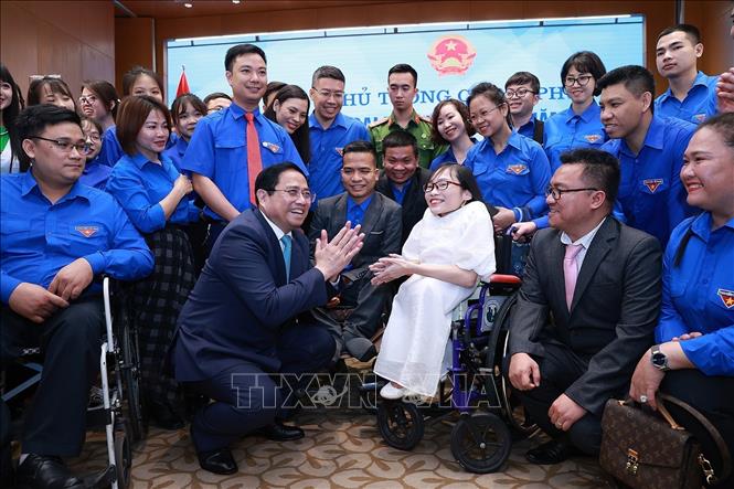Prime Minister Pham Minh Chinh chairs a dialogue with the youth in Hanoi on March 22. VNA Photo: Dương Giang 