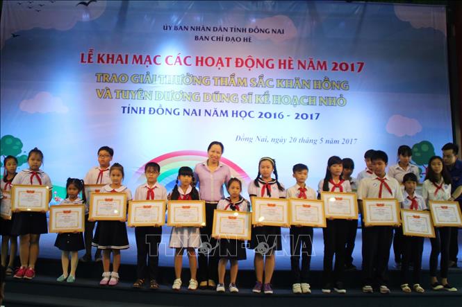 Tuyên dương thiếu nhi có nhiều thành tích trong phong trào 