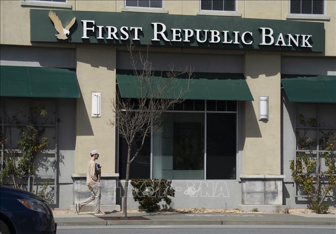 Chi nhánh ngân hàng First Republic Bank ở Califronia, Mỹ. Ảnh: THX/TTXVN