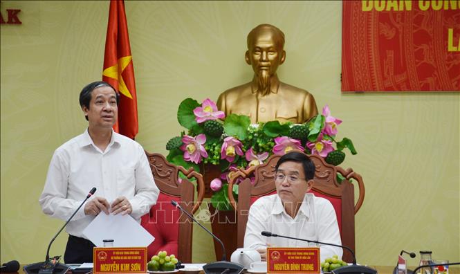 Bộ trưởng Bộ Giáo dục và Đào tạo Nguyễn Kim Sơn phát biểu kết luận tại buổi làm việc. Ảnh: Hoài Thu – TTXVN.