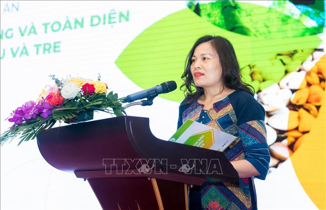 National Director of Oxfam in Vietnam Vu Thi Quynh Hoa speaks at the conference. VNA Photo: Tá Chuyên