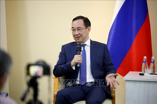Ông Aisen Nikolaev, người đứng đầu Cộng hòa Sakha (Yakutia) thuộc LB Nga trả lời các phóng viên. Ảnh: TTXVN phát