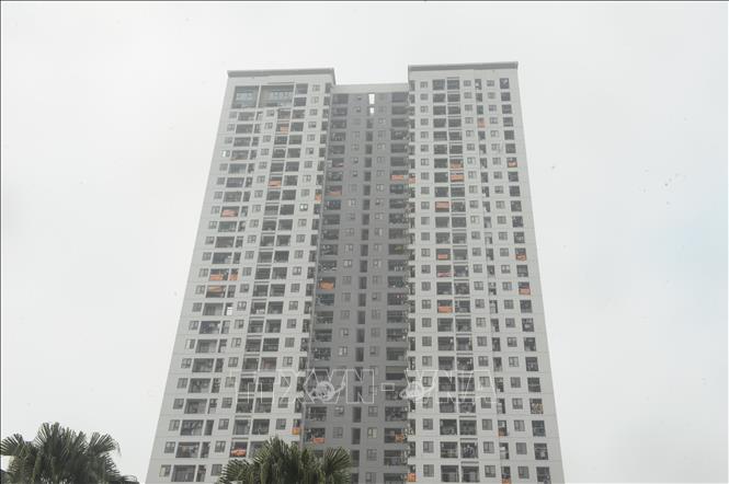 Trong ảnh: Nhiều mâu thuẫn giữa chủ đầu tư và người dân vẫn chưa được giải quyết dứt điểm tại dự án 302 Cầu Giấy (Hà Nội) khiến cư dân bức xúc. Ảnh: Mạnh Khánh - TTXVN