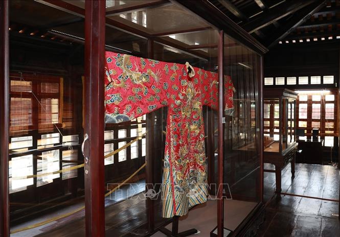 Trang phục cung đình thời Nguyễn lưu trữ tại Bảo tàng Cổ vật Cung đình Huế. Ảnh: Dương Giang-TTXVN
