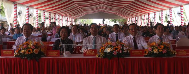 Trong ảnh: Các đồng chí lãnh đạo, nguyên lãnh đạo Đảng, Nhà nước tại lễ kỷ niệm 50 năm “Chiến thắng trở về”. Ảnh: Lê Huy Hải - TTXVN
