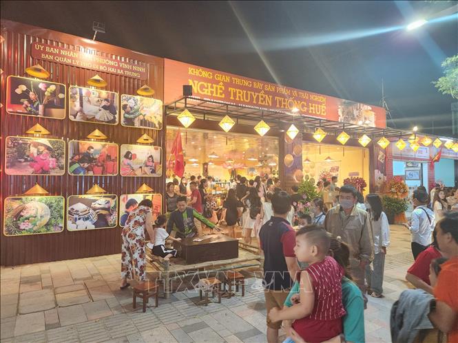The street will take use of business services to establish an area that caters to the demands of nightlife. VNA Photo: Mai Trang