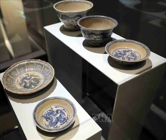 A collection of ceramic bowls and plates of the Early Le Dynasty dating back to the 15th-16th century. VNA Photo: Thanh Tùng 