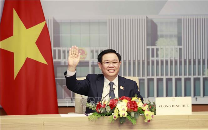 Chủ tịch Quốc hội Vương Đình Huệ hội đàm với Chủ tịch Quốc hội Trung Quốc Triệu Lạc Tế. Ảnh: Doãn Tấn – TTXVN