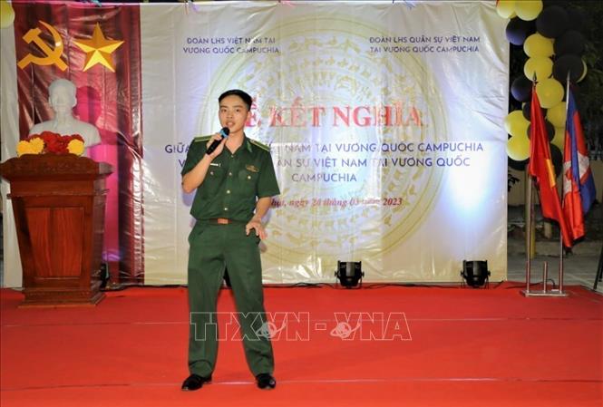 A singing performance at the ceremony. VNA Photo: Hoàng Minh