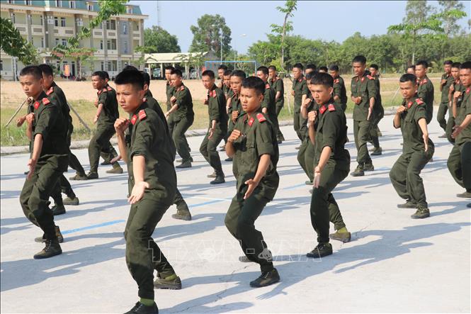 Gần 900 chiến sĩ mới nhập ngũ tích cực huấn luyện tại Trung đoàn Cảnh sát Cơ động Đông Nam Tp. Hồ Chí Minh. Ảnh: BÙI GIANG - TTXVN