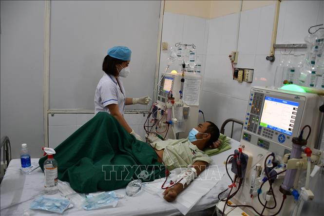 Trong ảnh: Trung tâm Y tế huyện Xuyên Mộc thường xuyên trong tình trạng quá tải nhưng lại đang thiếu rất nhiều bác sĩ. Ảnh: Hoàng Nhị - TTXVN