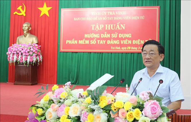 Trong ảnh: Ông Trần Quốc Tuấn, Trưởng Ban Tuyên giáo Tỉnh ủy Trà Vinh kiêm Phó Trưởng ban Chỉ đạo Đề án Sổ tay Đảng viên điện tử tỉnh, phát biểu khai mạc. Ảnh: Thanh Hòa- TTXVN