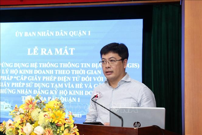 Trong ảnh: Phó Chủ tịch UBND Quận 1 Nguyễn Duy An phát biểu tại buổi ra mắt giải pháp ứng dụng Webgis quản lý hộ kinh doanh. Ảnh: Tiến Lực – TTXVN
