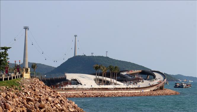 Phu Quoc Thom island cable car project in An Thoi ward, Phu Quoc city. VNA Photo: Lê Huy Hải