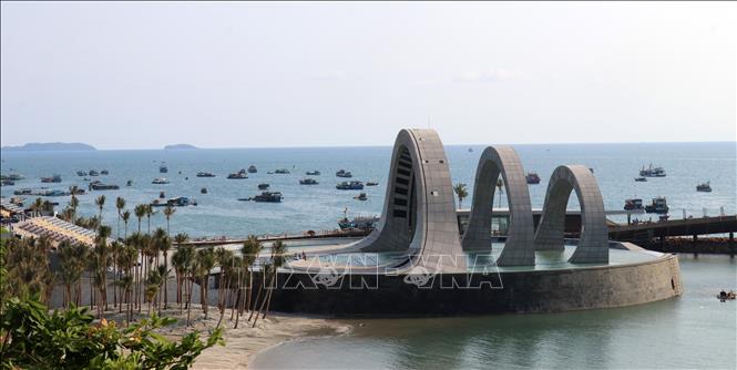 Kiss the Stars stage in the Thom island cable car complex in An Thoi ward, Phu Quoc city. VNA Photo: Lê Huy Hải