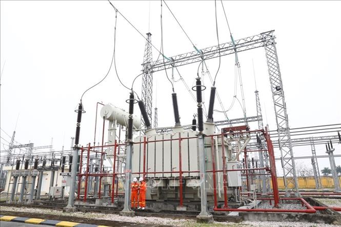 Trong ảnh: Trạm biến áp 500Kv Tây Hà Nội. Ảnh: TTXVN