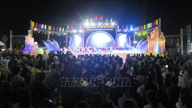 A performance at the event’s opening ceremony. VNA Photo: Tường Quân