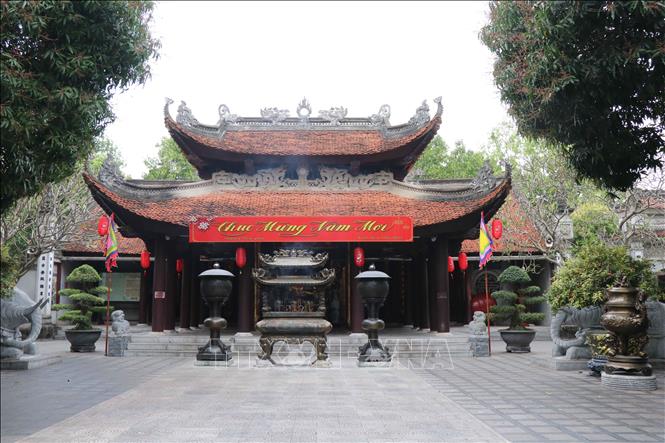 Trong ảnh: Sân Rồng để nhân dân đến lễ Đền Đô. Ảnh: Thanh Thương- TTXVN