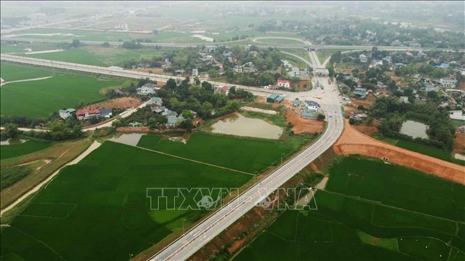 Điểm cuối của Dự án xây dựng đường cao tốc Tuyên Quang - Phú Thọ kết nối với cao tốc Nội Bài - Lào Cai đoạn Km 40+200 kết nối với núi giao IC9 đường cao tốc Nội Bài - Lào Cai thuộc xã Hoà Lộc, thị xã Phú Thọ, tỉnh Phú Thọ. Ảnh: Vũ Sinh – TTXVN