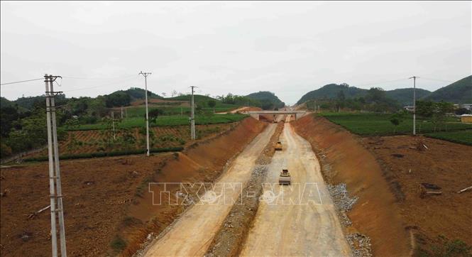 Dự án xây dựng đường cao tốc Tuyên Quang - Phú Thọ, đoạn đi qua địa phận tỉnh Tuyên Quang dài khoảng 11,63 km. Ảnh: Vũ Sinh - TTXVN