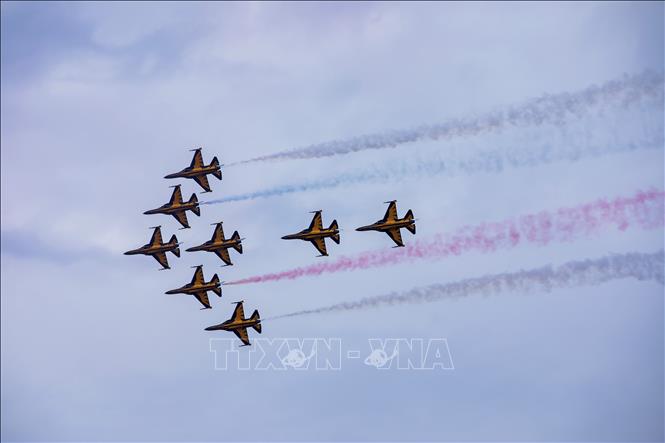 Trong ảnh: Màn biểu diễn khai mạc lễ hội của Phi đội Black Eagles danh tiếng thuộc Không quân Hàn Quốc. Ảnh: Anh Nguyên - PV TTXVN tại Hàn Quốc