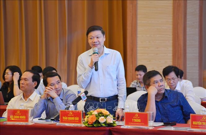 Phó Tổng Cục trưởng Tổng Cục Lâm nghiệp Trần Quang Bảo tham luận về chính sách chi trả và các giải pháp phát triển dịch vụ môi trường rừng. Ảnh: Hoài Thu – TTXVN