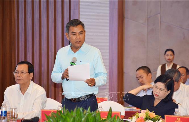 Phó Bí thư Tỉnh ủy Đắc Lắc Y Biêr Niê trình bày tham luận về khai thác tiềm năng dựa trên 4 trụ cột để phát triển kinh tế - xã hội, đảm bảo quốc phòng, an ninh vùng Tây Nguyên. Ảnh: Hoài Thu – TTXVN