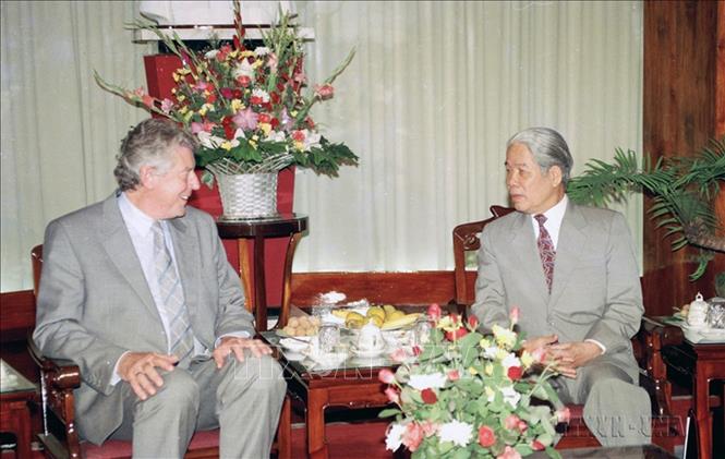 Tổng Bí thư Đỗ Mười tiếp Thủ tướng Hà Lan Wim Kok thăm hữu nghị chính thức Việt Nam từ 10-14/6/1995. Ảnh: Minh Đạo - TTXVN