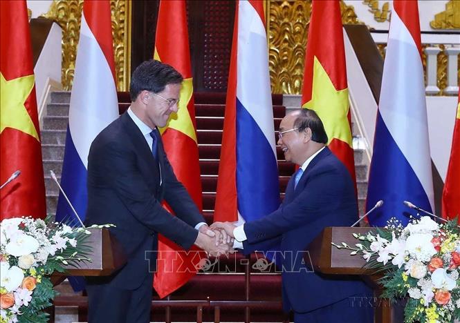 Ngày 9/4/2019, trong chuyến thăm chính thức của Thủ tướng Hà Lan Mark Rutte, sau cuộc hội đàm với Thủ tướng Nguyễn Xuân Phúc, hai bên đã đưa ra thông báo nhất trí xây dựng quan hệ Đối tác toàn diện với mong muốn đưa hợp tác giữa hai nước phát triển sâu rộng hơn. Ảnh: Thống Nhất –TTXVN