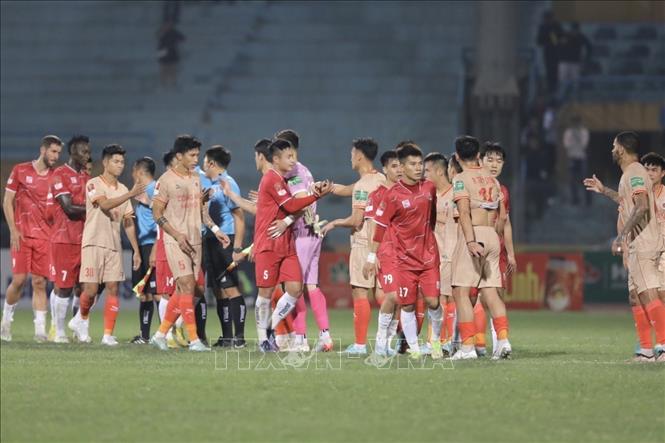 Kết thúc trận đấu hai đội hoà nhau 1-1. Ảnh: Minh Quyết - TTXVN