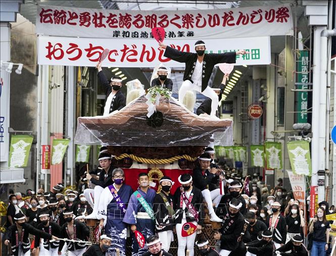 (tư liệu) Xe diễu hành Danjiri truyền thống trong một lễ hội ở Osaka, Nhật Bản, ngày 18/9/2021. Ảnh: Kyodo/TTXVN