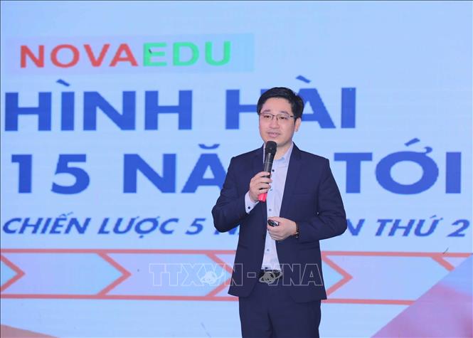 Tổng Giám đốc Công ty Cổ phần Công nghệ Giáo dục Nova Đỗ Mạnh Hùng chia sẻ về định hướng, chiến lược phát triển 15 năm tới của công ty gắn với sự đồng hành, hỗ trợ khởi quốc gia. Ảnh: Thanh Tùng - TTXVN 
