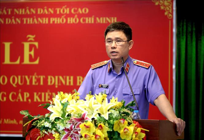 Trong ảnh: Ông Nguyễn Đức Thái, Viện trưởng VKSND TPHCM phát biểu giao nhiệm vụ.
Ảnh: Thành Chung - TTXVN