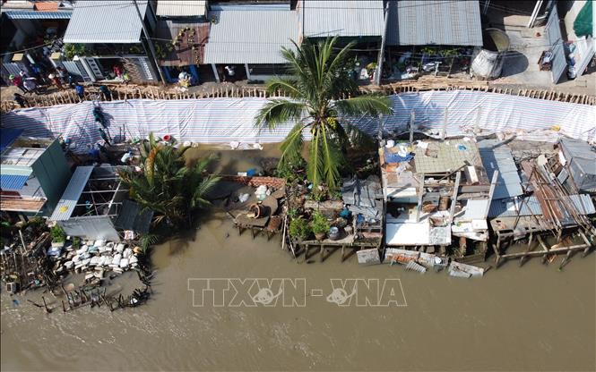 Erosion along Doc Phu Hien canal in Sa Dec district, Dong Thap province. VNA Photo