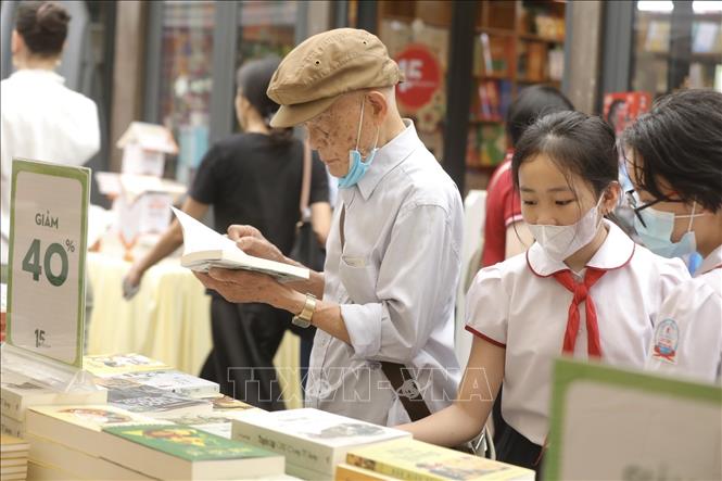 Activities to develop reading culture sustainably held across Vietnam - VNA Photos - Vietnam News Agency (VNA)