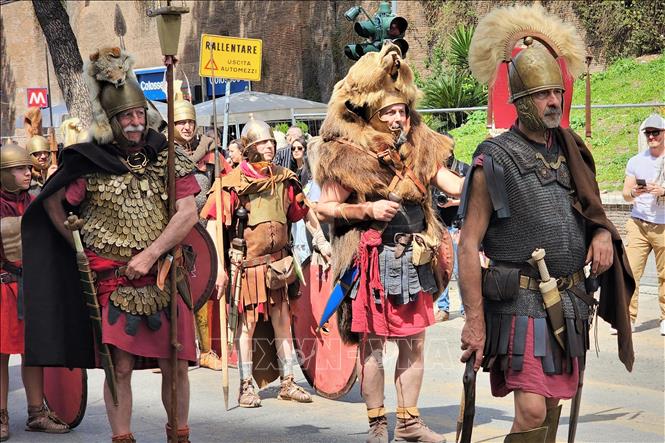 Tưng bừng Lễ hội kỷ niệm sinh nhật lần thứ 2776 của thành phố Rome ...