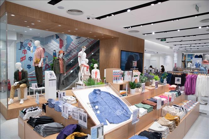 Cửa hàng Uniqlo trong Vincom Bà Triệu - TTXVN