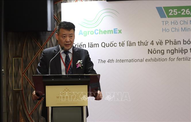 Trong ảnh: Ông Guo Wei, Phó Tổng thư kí Hiệp hội Công nghiệp Bảo vệ thực vật Trung Quốc (CCPIA), phát biểu tại lễ khai mạc. Ảnh: Xuân Anh -TTXVN