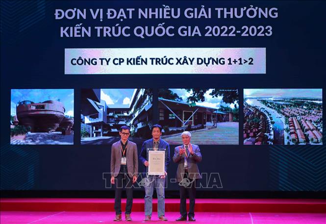 Công ty cổ phần kiến trúc xây dựng 1+1>2 nhận giải 