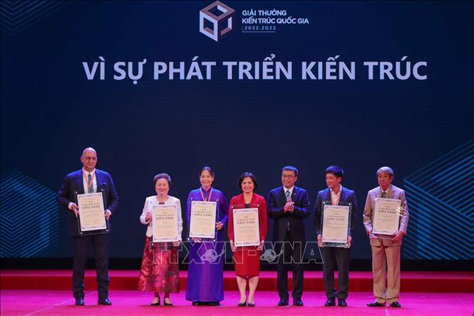 Các tác giả, nhóm tác giả nhận 