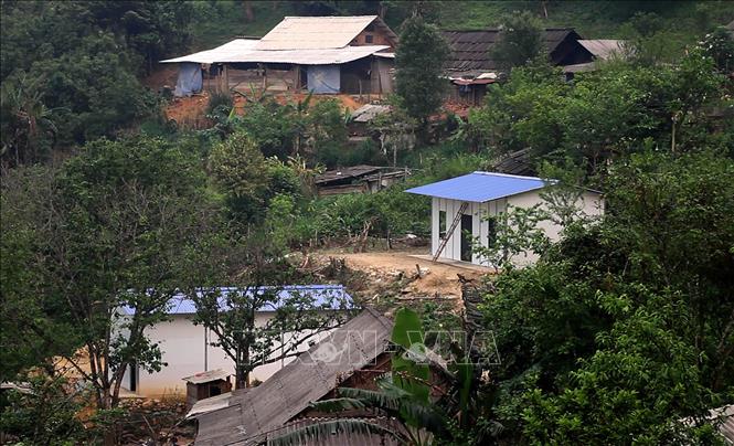 Những ngôi nhà mới không chỉ giúp người dân vùng cao Nghệ An có thêm động lực để phát triển kinh tế, nâng cao đời sống, góp phần giữ gìn an ninh vùng biên giới. Ảnh: Văn Tý-TTXVN