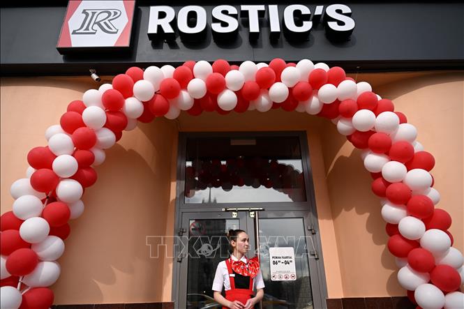 Một cửa hàng gà rán Rostic ở Moskva, Nga, ngày 25/4/2023. Ảnh: AFP/ TTXVN