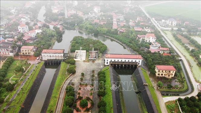 Trạm bơm Mai Xá, huyện Tiên Lữ có công suất 8x 8.000m3/h phục vụ nước tưới và tiêu úng cho hơn 400ha đất sản xuất nông nghiệp của xã Cương Chính và xã Minh Phượng, huyện Tiên Lữ. Ảnh: Vũ Sinh - TTXVN