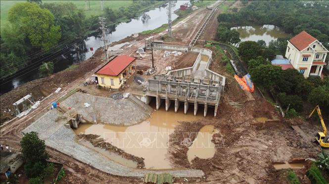 Trạm bơm tưới và bơm tiêu úng Đồng Lý, xã Chính Nghĩa, huyện Kim Động đang được thi công, phấn đấu đưa vào sử dụng trước mùa mưa năm 2023. Ảnh: Vũ Sinh - TTXVN