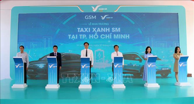 A view of the launching ceremony of GSM taxi service on April 27. VNA Photo: Tiến Lực 