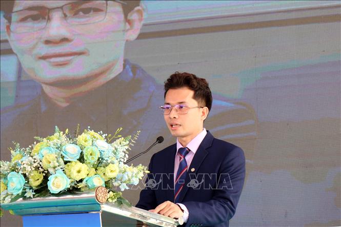 GSM General Director Nguyen Van Thanh speaks at the launching ceremony of GSM taxi service on April 27. VNA Photo: Tiến Lực 