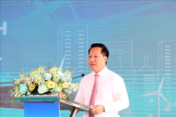Chairman of the People's Committee of Thu Duc city Hoang Tung speaks at the launching ceremony of GSM taxi service on April 27. VNA Photo: Tiến Lực 