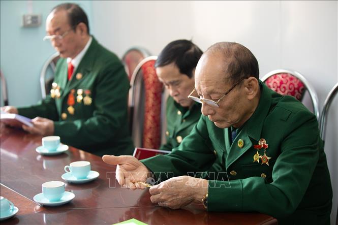 Cựu thanh niên xung phong tỉnh Hà Giang ôn lại kỷ niệm tham gia mở 