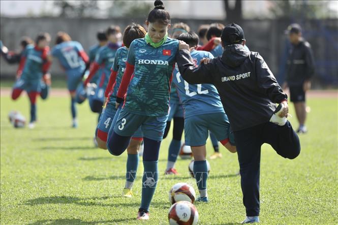 Trung vệ Chương Thị Kiều đã có thể quay trở lại tập cùng các đồng đội để chuẩn bị cho trận đấu đầu tiên của đội vào chiều 3/5 tới đây. Ảnh: Minh Quyết - TTXVN